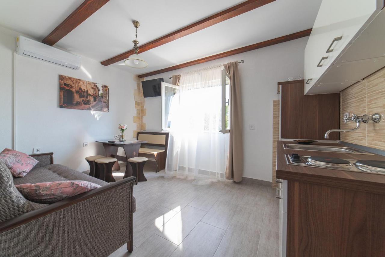 Holiday Home Sego With Private Pool Veliki Brocanac Exterior foto